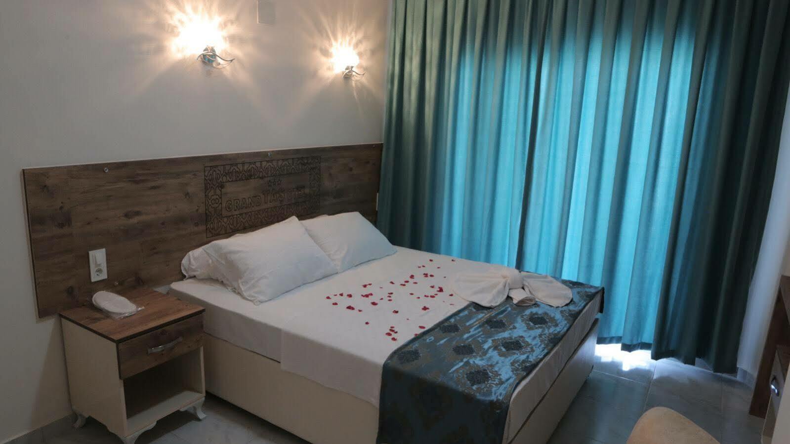 Grand Tas Otel Mut Ngoại thất bức ảnh